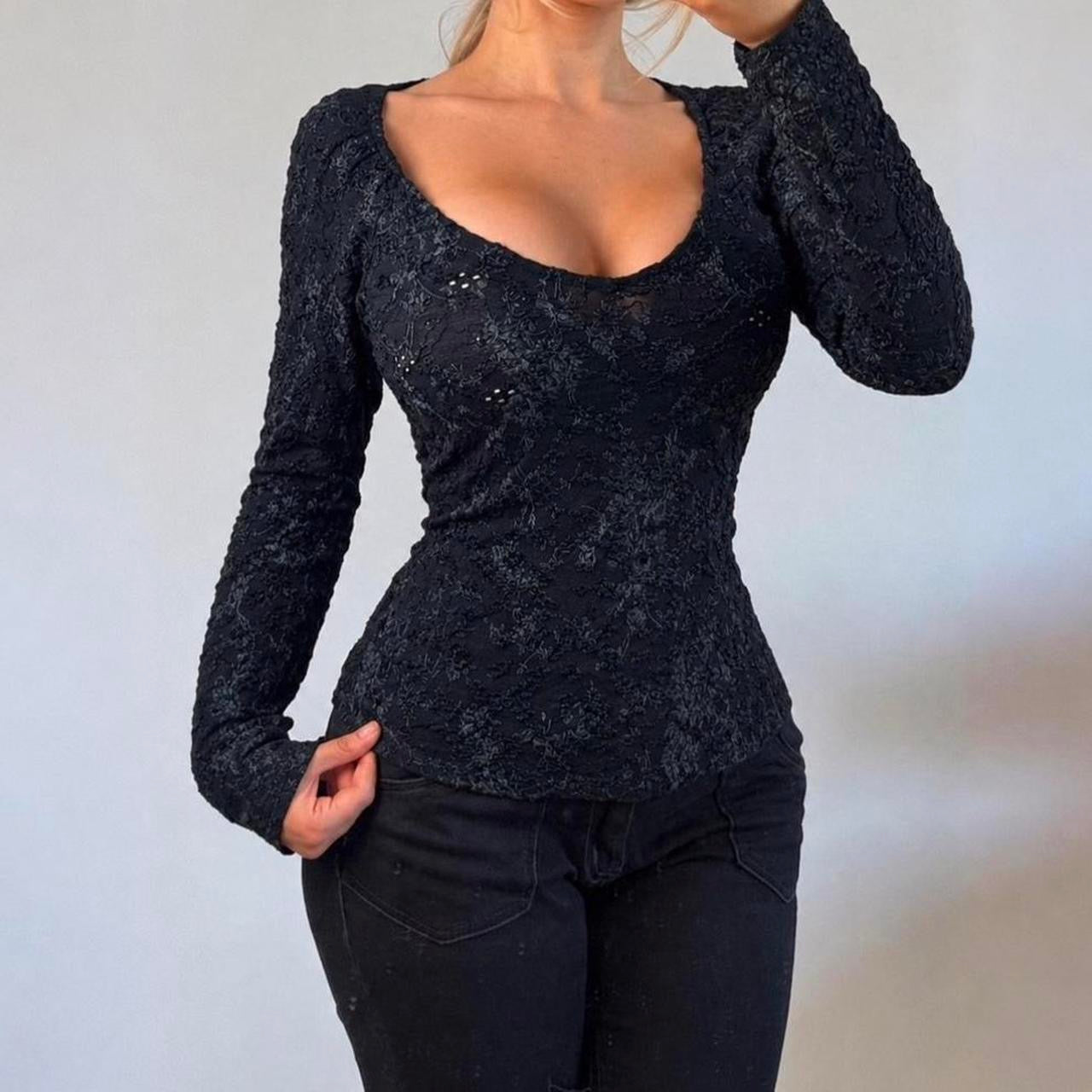 VINTAGE Black lace long sleeve top
