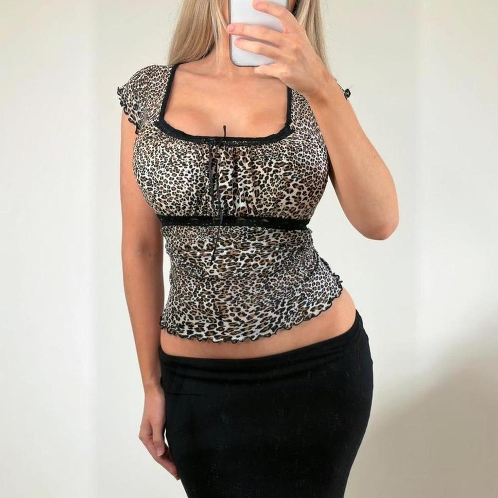 VINTAGE Leopard print milkmaid blouse top