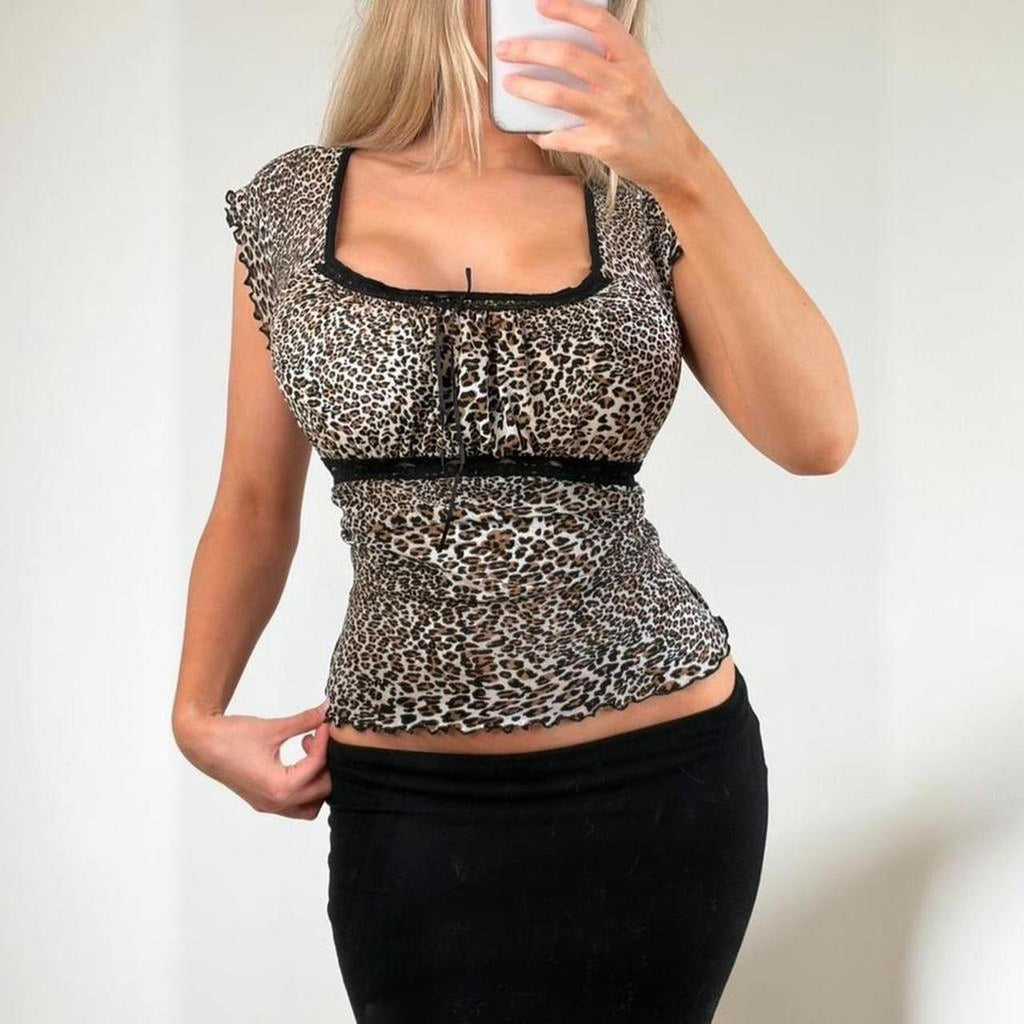 VINTAGE Leopard print milkmaid blouse top