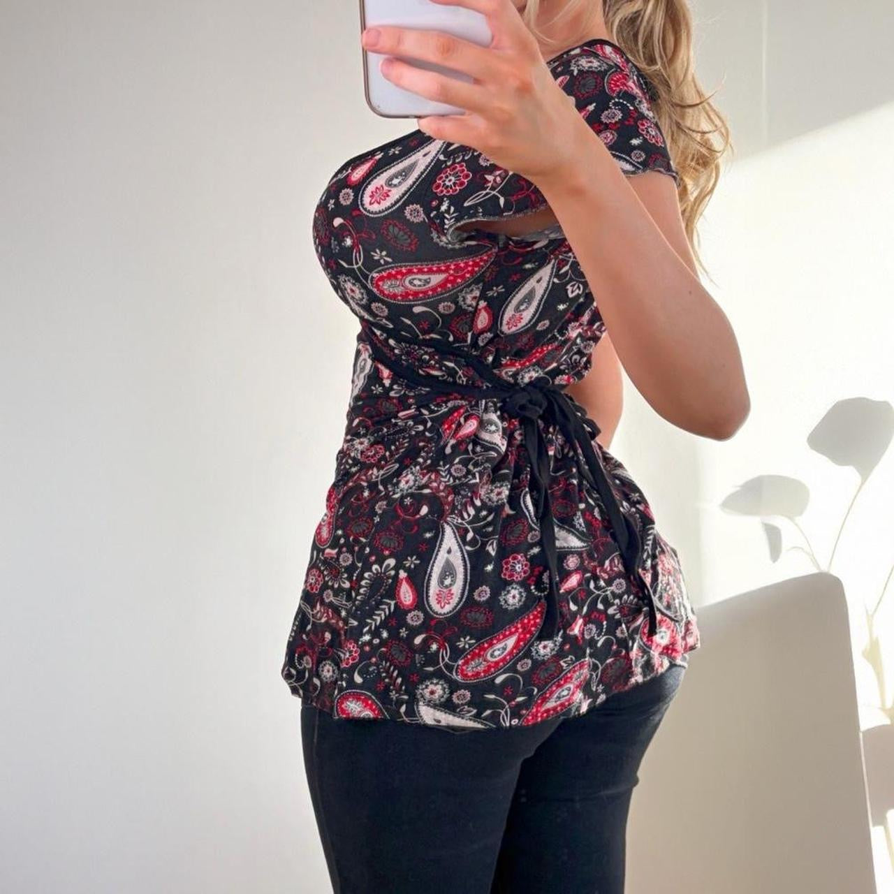VINTAGE Black & Red floral Paisley print short sleeve blouse top