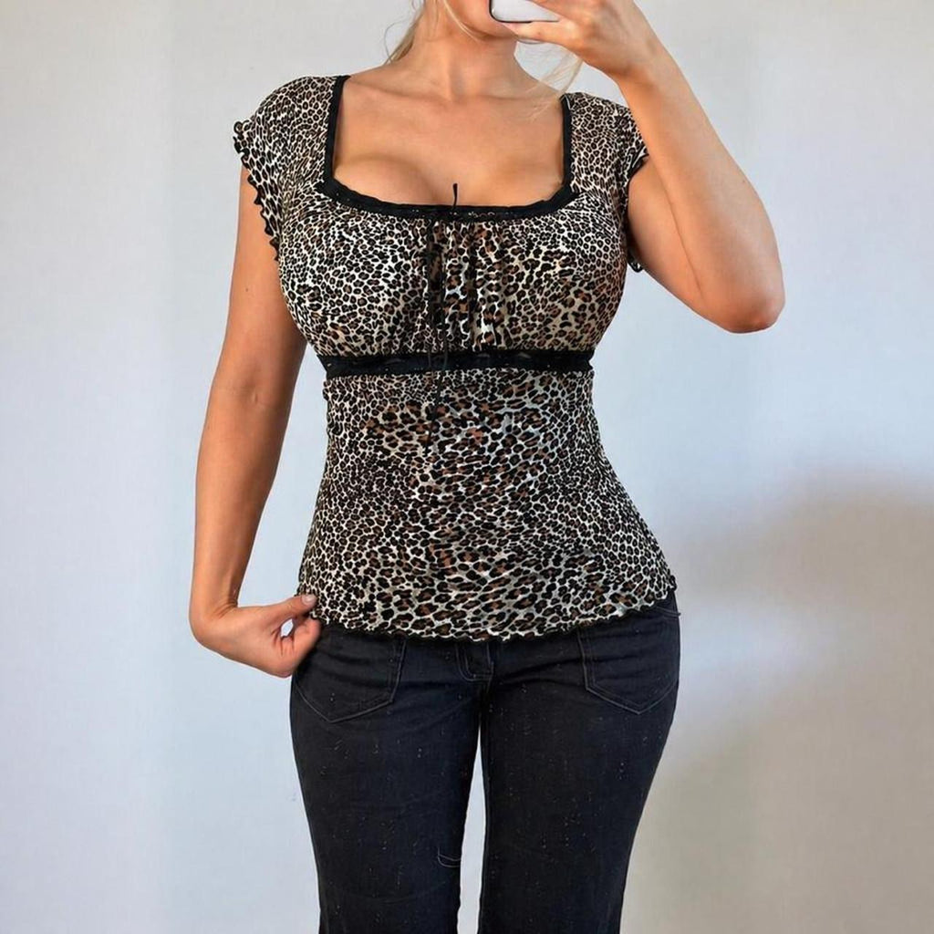 VINTAGE Leopard print milkmaid blouse top