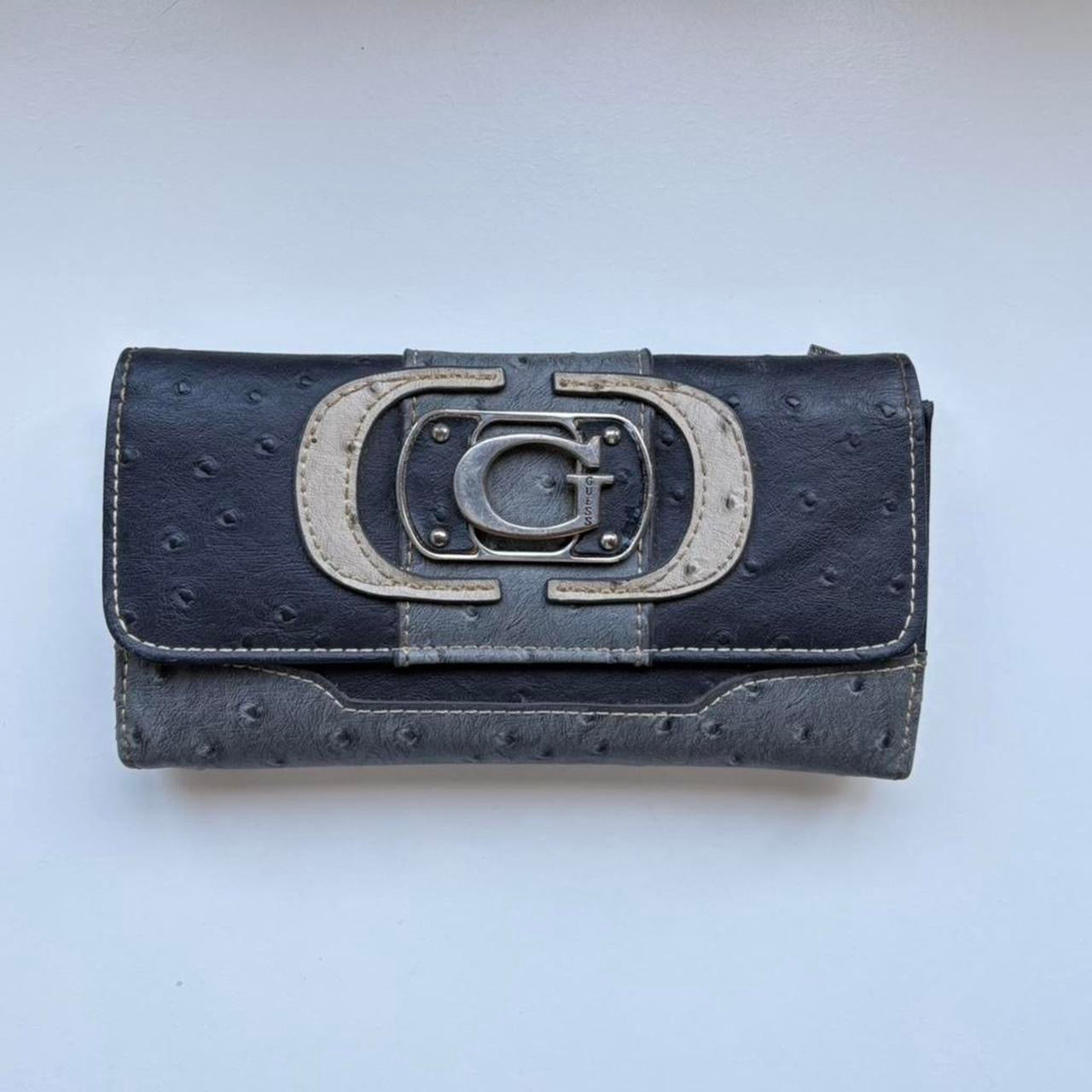 VINTAGE GUESS purse with G logo on the front and polka dot pattern made from leather 90s designer
