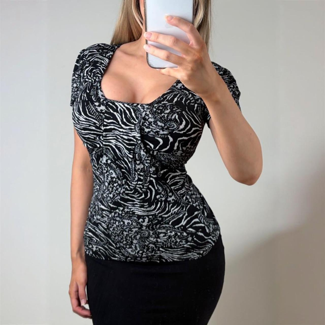 Black patterned short sleeve top