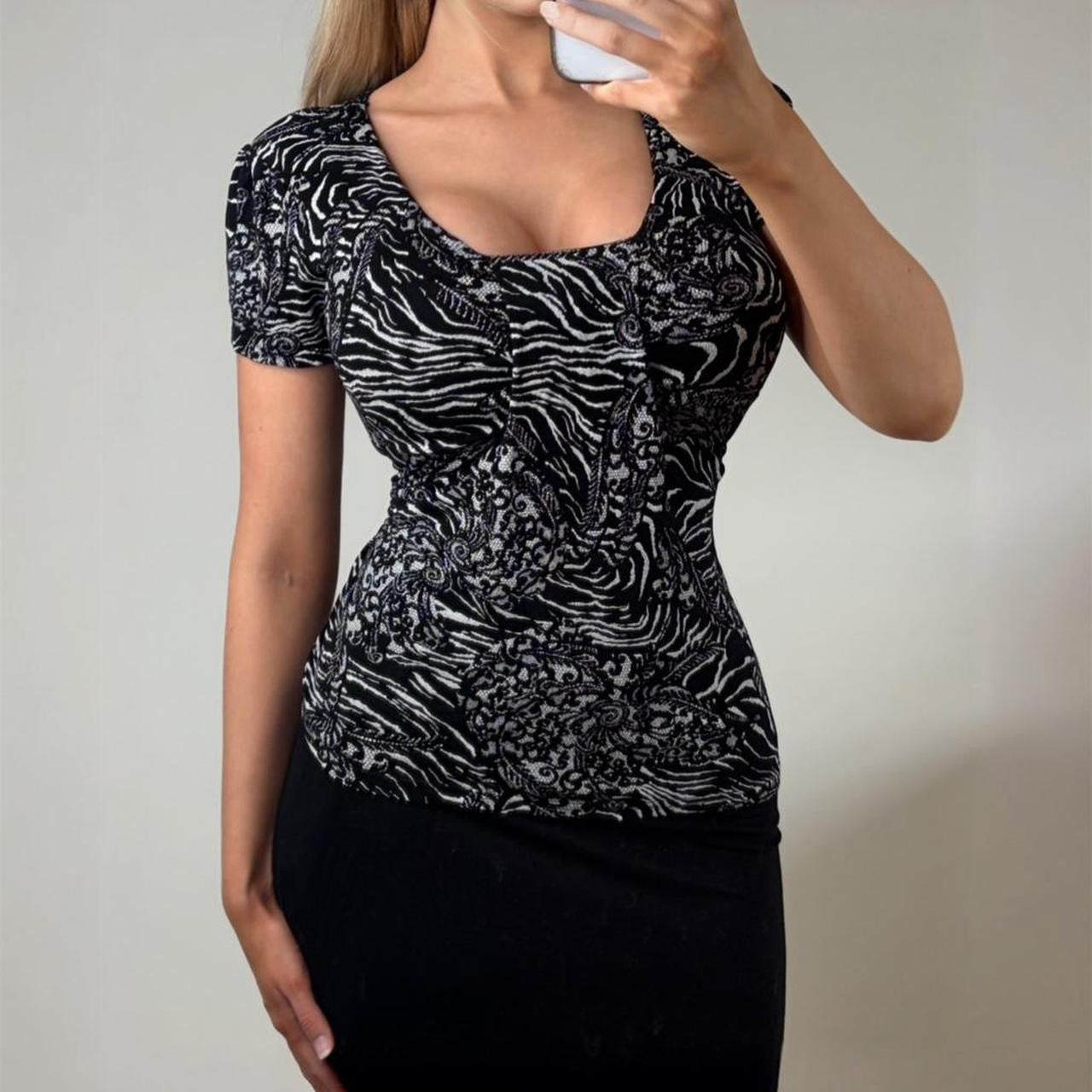Black patterned short sleeve top